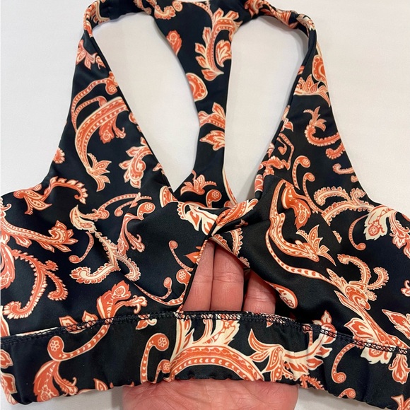 Beach Riot Paisley Twist Top Active Sport Women Wireless Size Small Crop Top - Picture 2 of 8